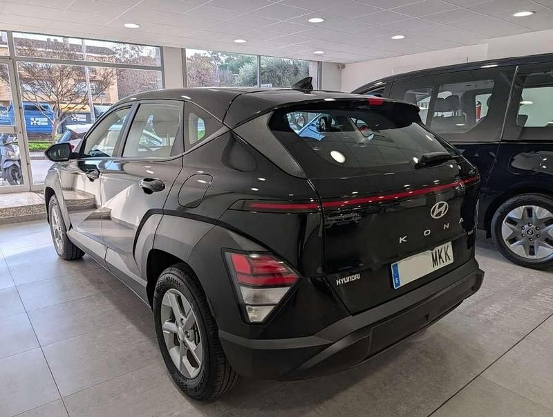 Usado Hyundai Kona 141 CV (103 kW) 2023 Negro SUV