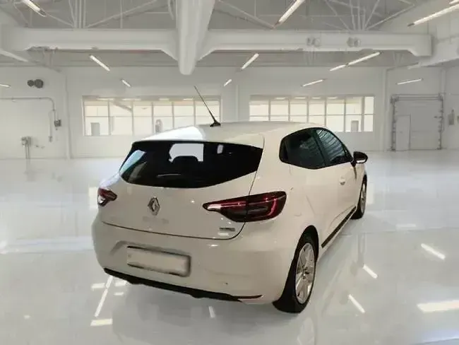 Usado Renault Clio V Zen 140 CV (102 kW) 2023 Blanco Berlina
