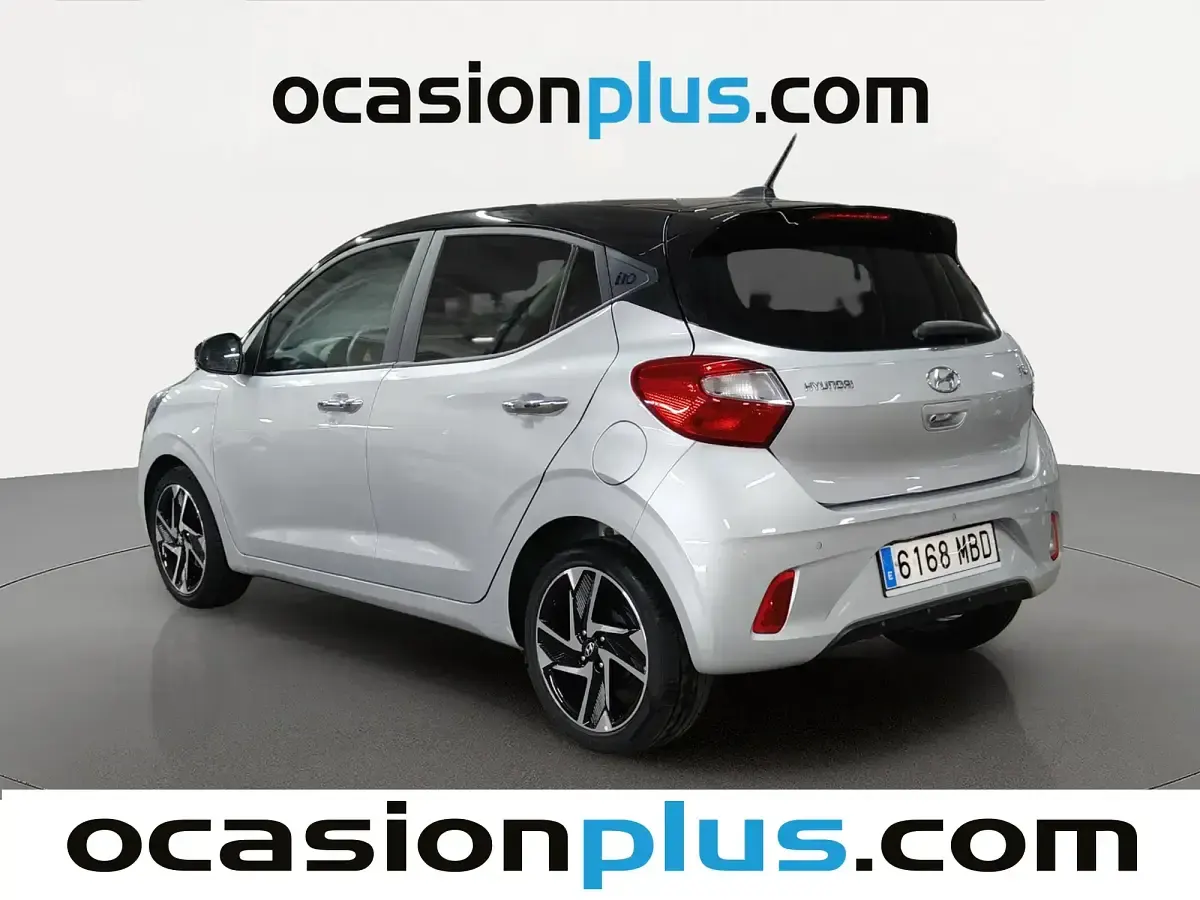 Usado Hyundai i10 84 CV (61 kW) 2022 Gris Utilitario