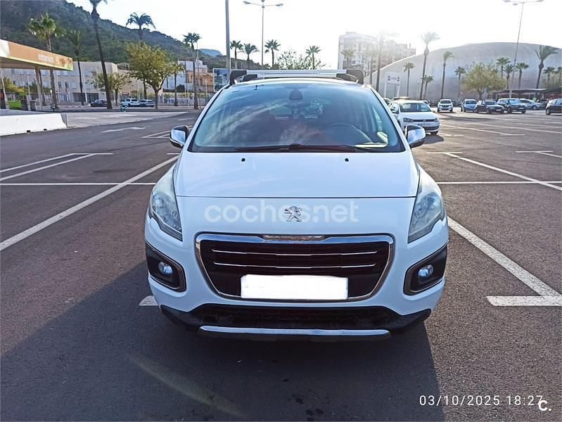 Usado Peugeot 3008 Style 120 CV (88 kW) 2015 Blanco Berlina