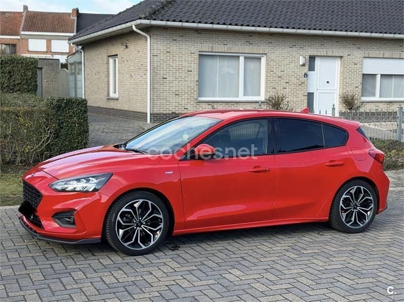 Usado Ford Focus ST-Line 125 CV (91 kW) 2019 Rojo Berlina