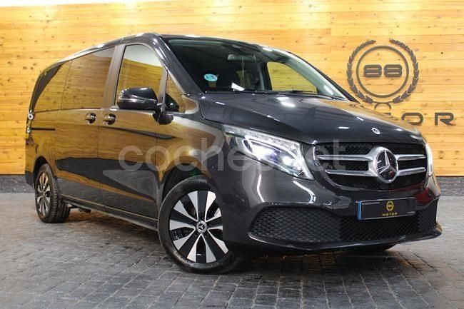 Gris / plata Usado 2022 Mercedes V220 Avantgarde Monovolumen | 51.970 € (Precio justo) - Imagen 1/4