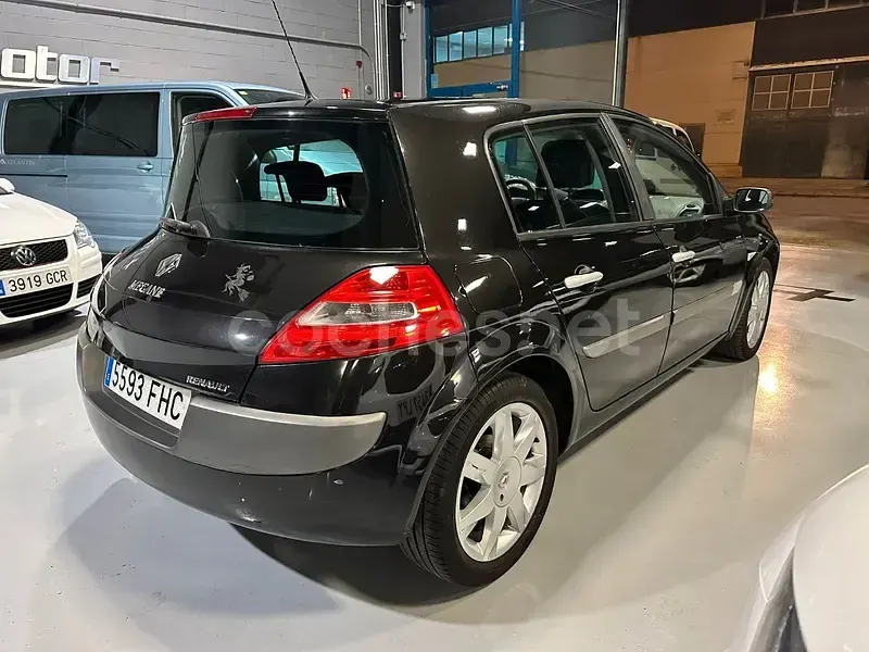 Usado Renault Mégane Dynamique 105 CV (77 kW) 2006 Negro Berlina