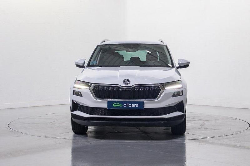 Usado Skoda Karoq Ambition 150 CV (110 kW) 2022 Blanco SUV