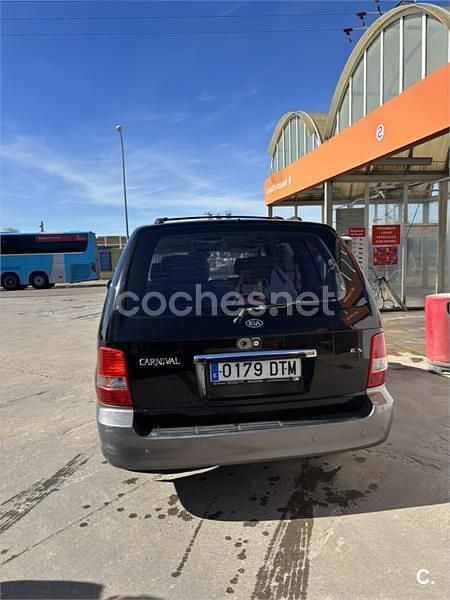 Usado Kia Carnival EX 144 CV (105 kW) 2005 Negro Monovolumen
