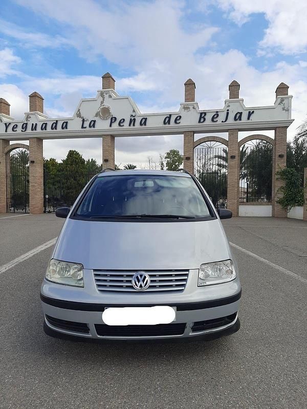 Usado VW Sharan Comfortline 115 CV (84 kW) 2003 Gris Monovolumen