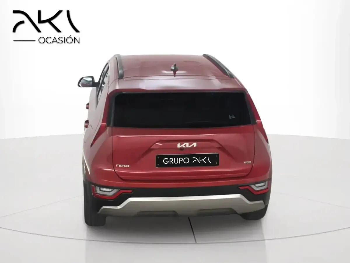Usado Kia Niro 129 CV (94 kW) 2025 Rojo SUV