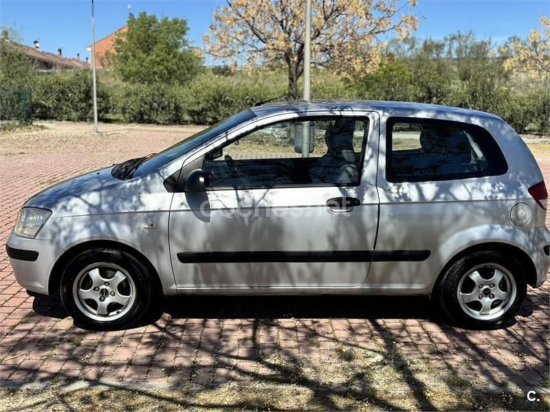 Usado Hyundai Getz 63 CV (46 kW) 2003 Gris / plata Utilitario