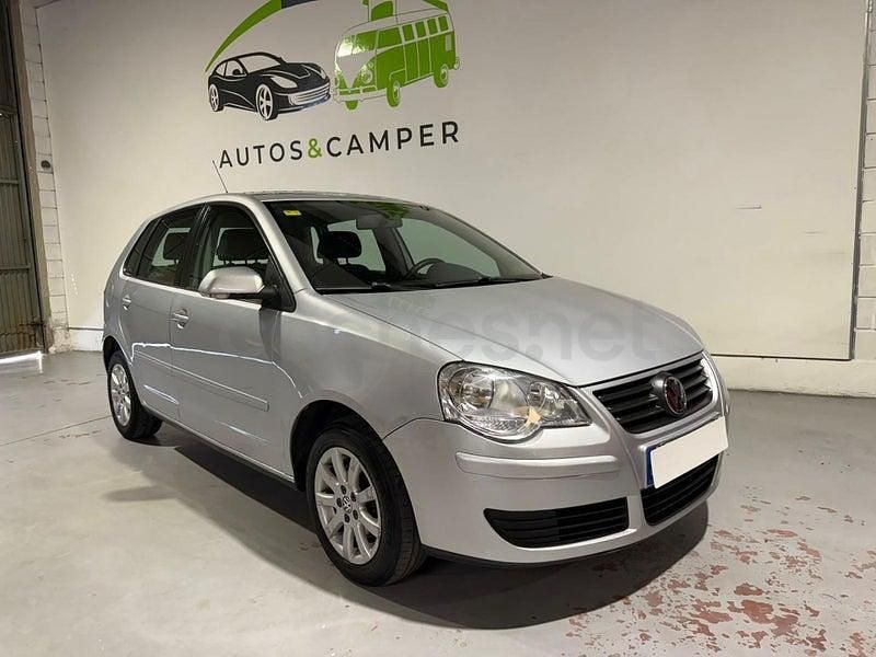 Usado VW Polo Advance 75 CV (55 kW) 2006 Gris / plata Utilitario