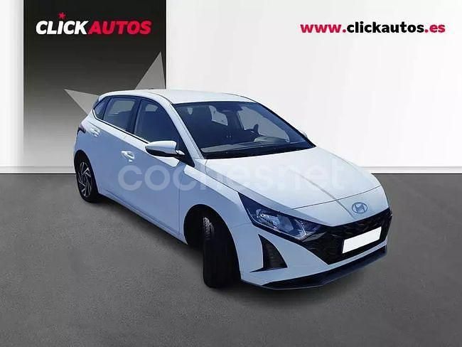 Usado Hyundai i20 100 CV (73 kW) 2025 Blanco Berlina