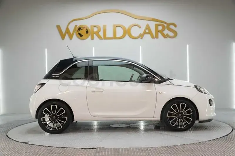 Usado Opel Adam Rocks 87 CV (63 kW) 2016 Blanco Utilitario