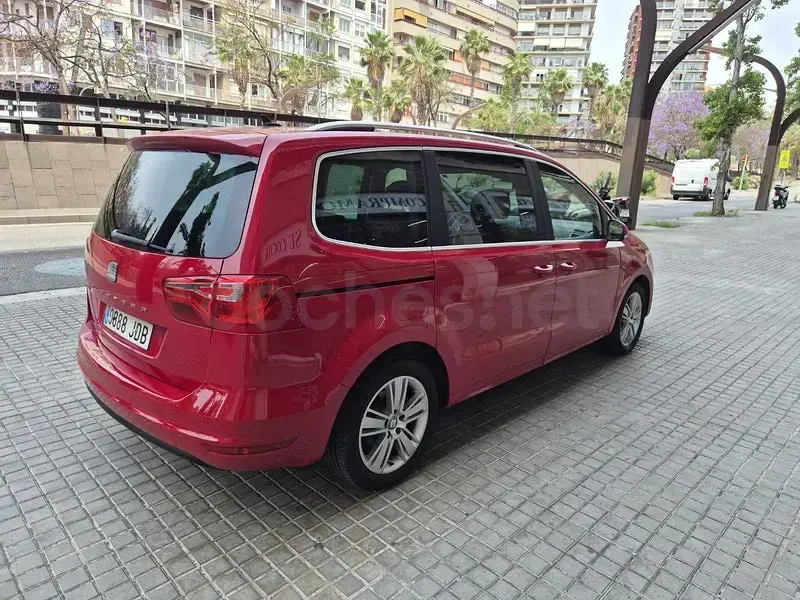Usado Seat Alhambra I-Tech 177 CV (130 kW) 2015 Granate Monovolumen