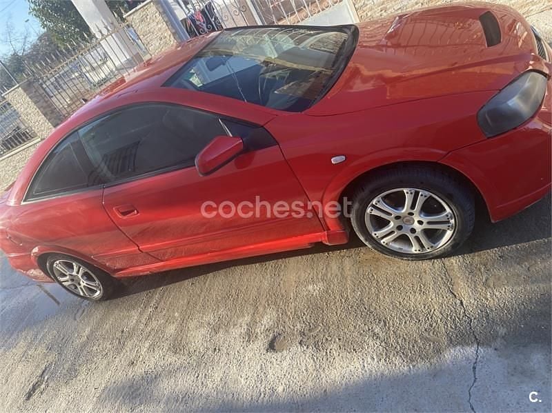 Rojo Usado 2003 Opel Astra Edition Coupe | 1700 € - Imagen 1/4
