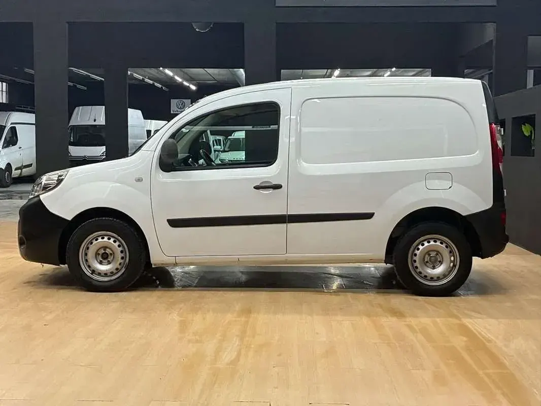 Usado Renault Kangoo 94 CV (69 kW) 2021 Blanco Monovolumen
