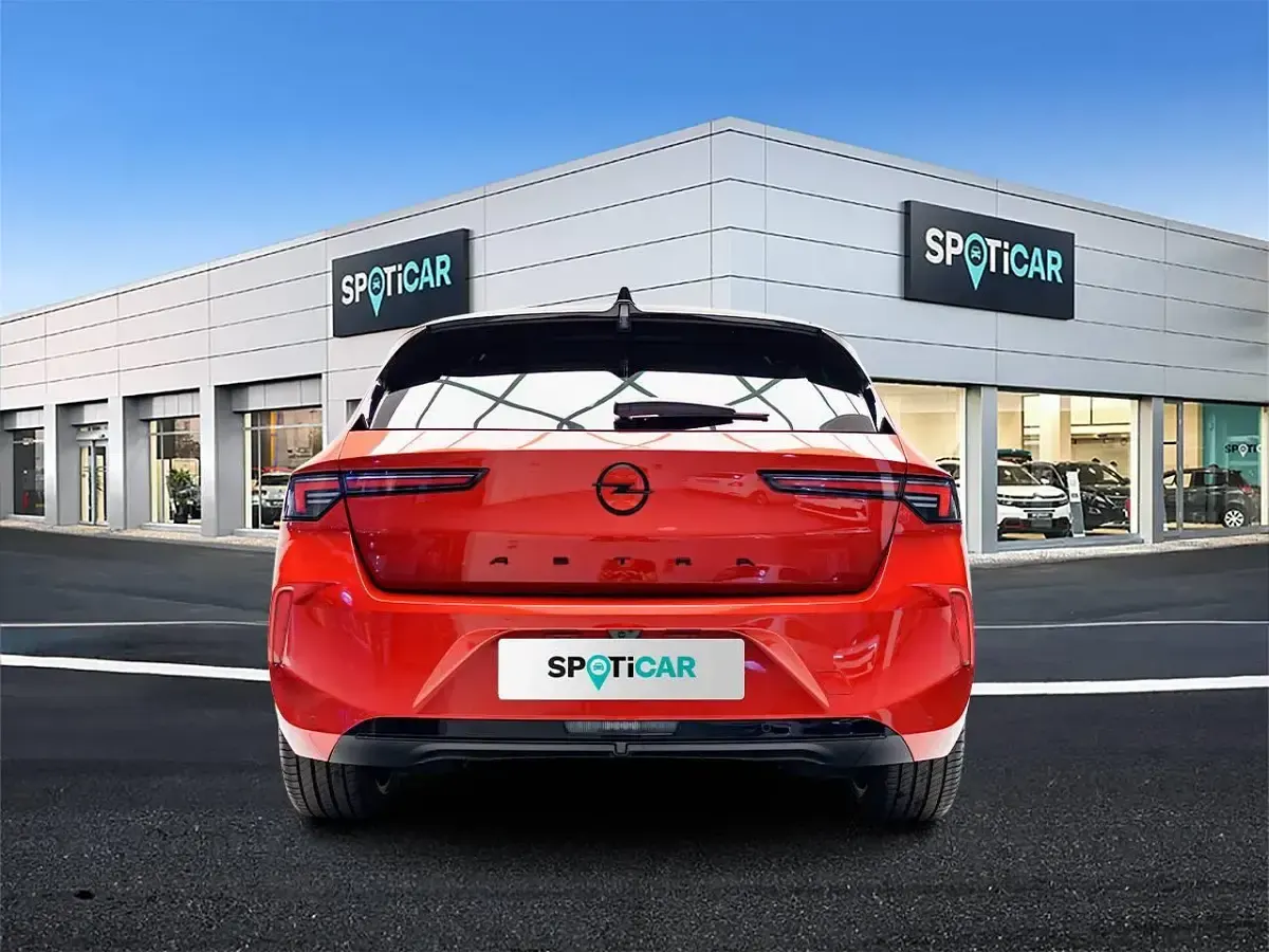 Usado Opel Astra 130 CV (95 kW) 2023 Rojo Utilitario