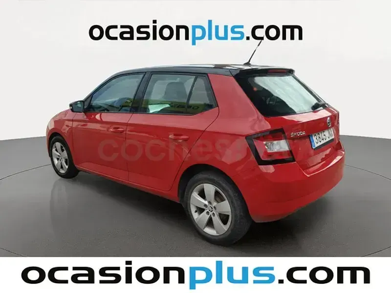 Usado Skoda Fabia Ambition 75 CV (55 kW) 2016 Rojo Berlina