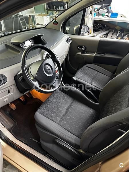 Usado Renault Modus Dynamique 98 CV (72 kW) 2005 Beige Monovolumen