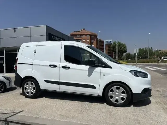 Usado Ford Transit Courier Trend 75 CV (55 kW) 2021 Blanco Van