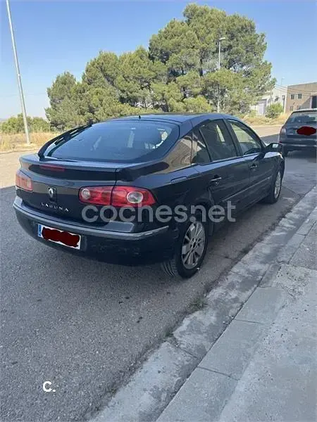 Usado Renault Laguna II Expression 120 CV (88 kW) 2005 Negro Berlina