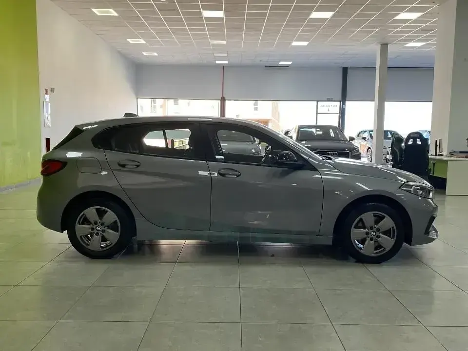 Begagnad BMW 116 Comfort Edition 116 HK (85 kW) 2023 Grå Halvkombi