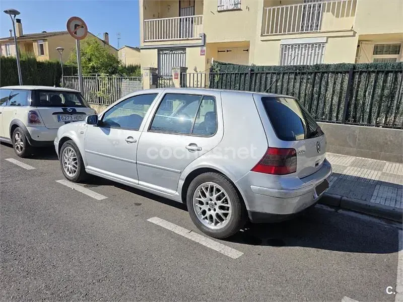 Usado VW Golf IV GTI 150 CV (110 kW) 2002 Gris / plata Berlina