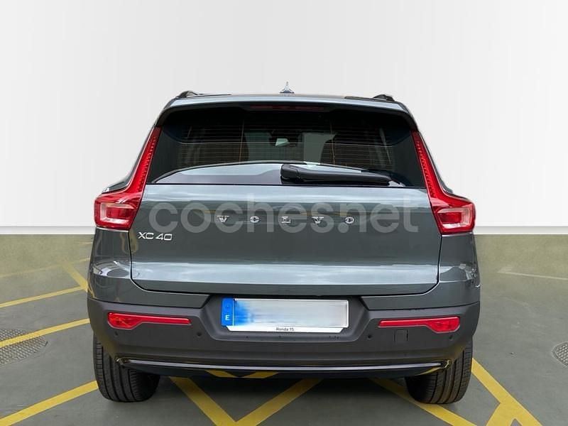 Nuevo Volvo XC40 Plus 163 CV (119 kW) 2025 Verde SUV