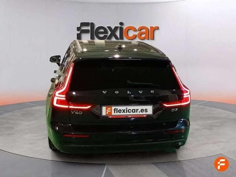 Usado Volvo V60 Kinetic 150 CV (110 kW) 2019 Negro Familiar