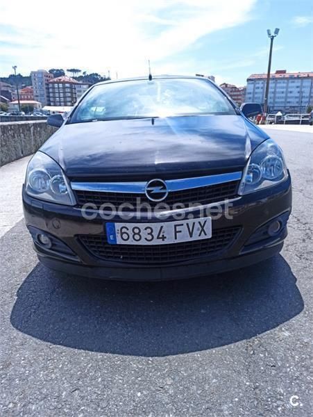 Usado Opel Astra Cabriolet Enjoy 105 CV (77 kW) 2007 Negro Descapotable