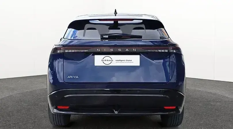 Usado Nissan Ariya Advance 177 kW (242 CV) 2025 Ocean blue ninja black SUV