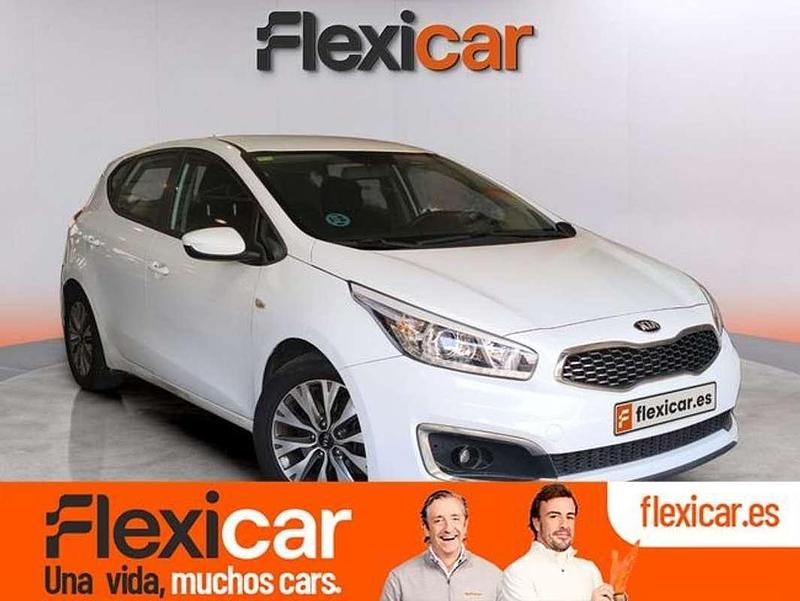 Usado Kia Ceed Plus 101 CV (74 kW) 2018 Blanco Utilitario