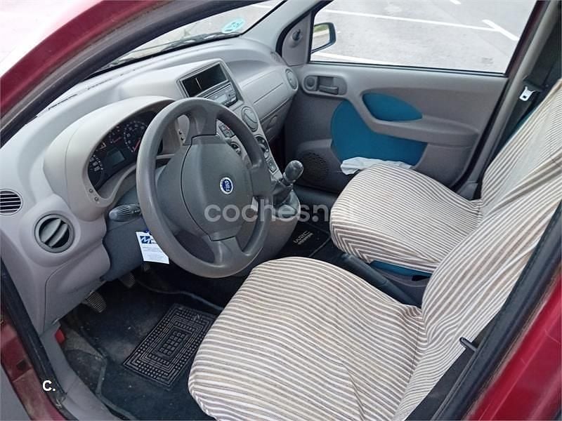 Usado Fiat Panda Dynamic 60 CV (44 kW) 2007 Granate Utilitario