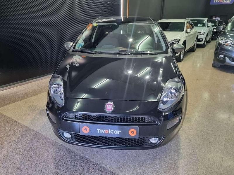 Usado Fiat Punto Young 67 CV (49 kW) 2015 Negro Utilitario