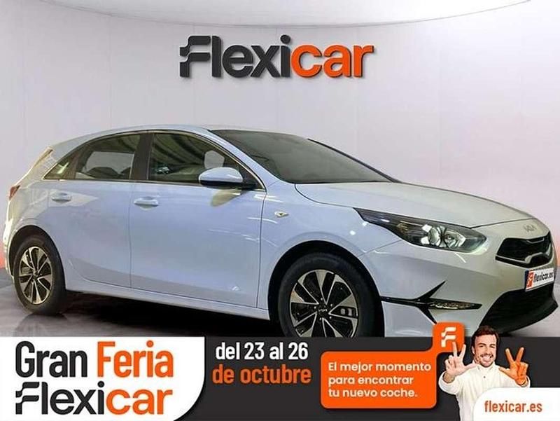 Blanco Nuevo 2025 Kia Ceed Utilitario | 20.490 € (Precio justo) - Imagen 1/4