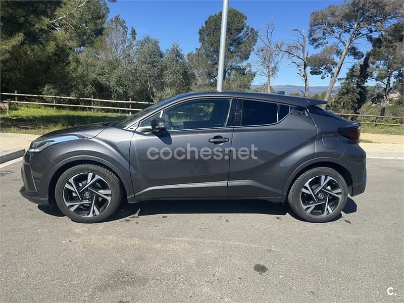 Usado Toyota C-HR Advance 122 CV (89 kW) 2022 Gris / plata SUV