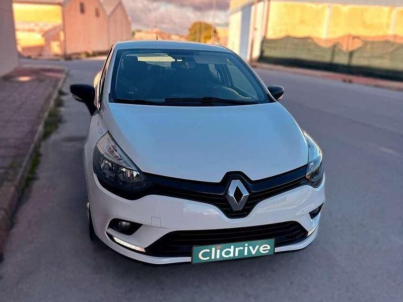 Usado Renault Clio IV Zen 90 CV (66 kW) 2019 Blanco Berlina