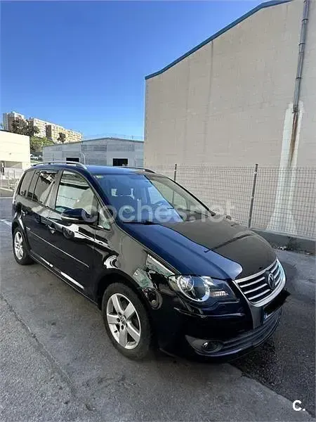 Usado VW Touran Advance 140 CV (102 kW) 2010 Negro Monovolumen