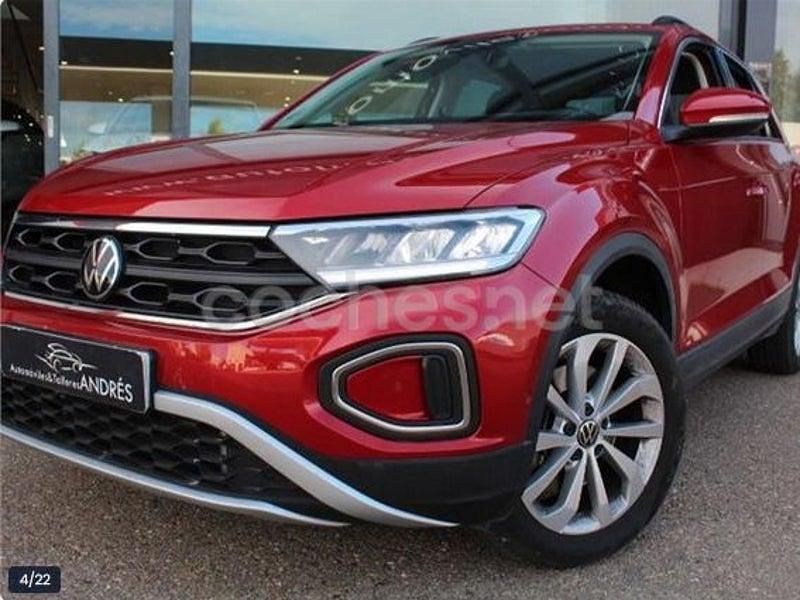 Usado VW T-Roc Life 150 CV (110 kW) 2023 Rojo SUV