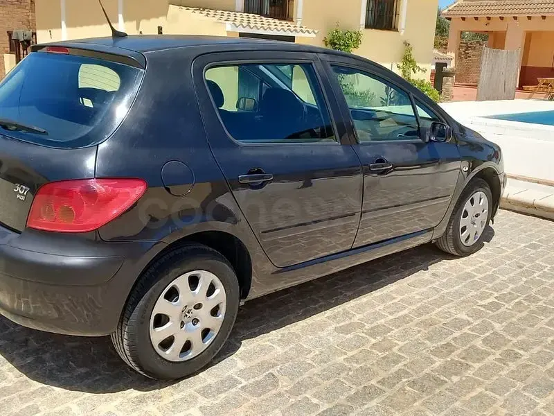 Usado Peugeot 307 90 CV (66 kW) 2006 Negro Berlina