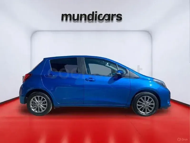 Usado Toyota Yaris Active 99 CV (72 kW) 2017 Azul Berlina
