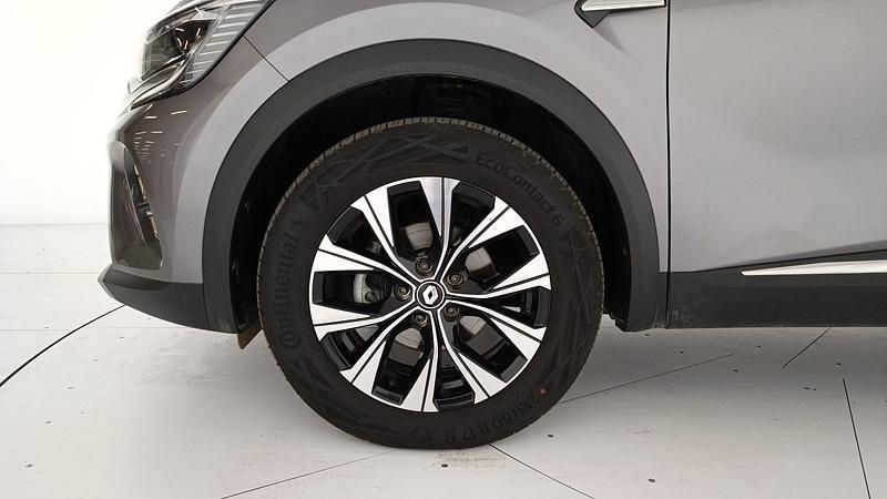 Usado Renault Captur Techno 140 CV (102 kW) 2023 Gris kng negro gne SUV