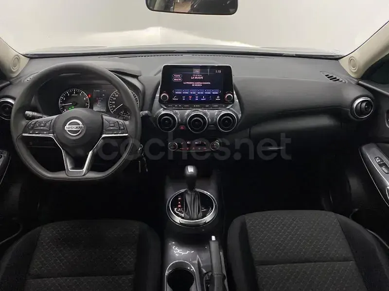 Usado Nissan Juke Acenta 117 CV (86 kW) 2021 Gris / plata SUV