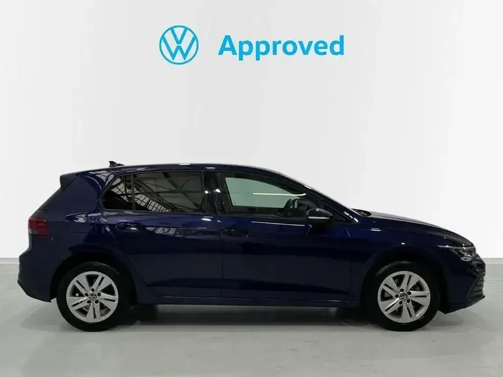 Occasion VW Golf VIII Life 110 ch (80 kW) 2022 Bleue Berline