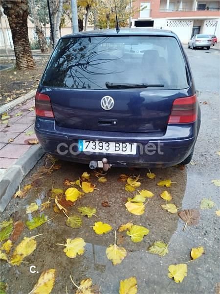 Usado VW Golf IV 100 CV (73 kW) 2001 Azul Berlina