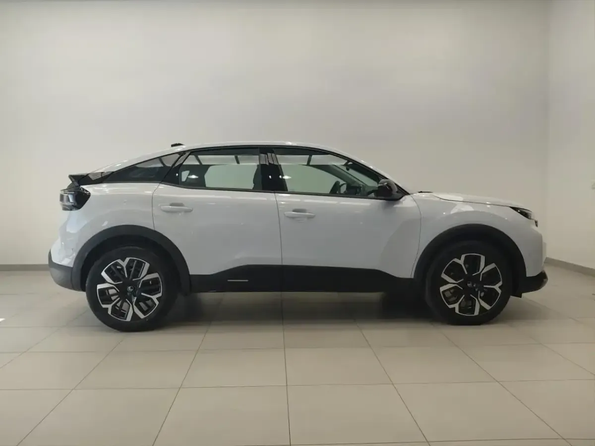 Nuevo Citroën C4 Business Class 145 CV (106 kW) 2026 Blanco SUV