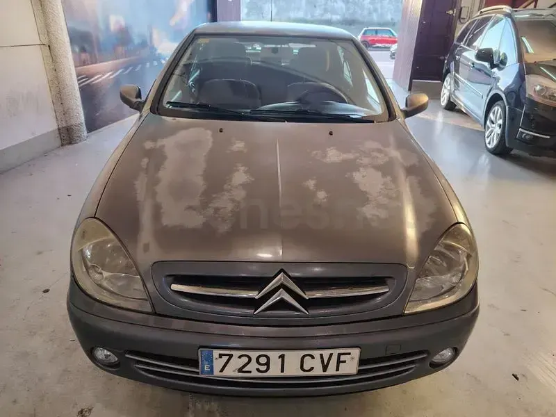 Begagnad Citroën Xsara 90 HK (66 kW) 2004 Grå Sedan