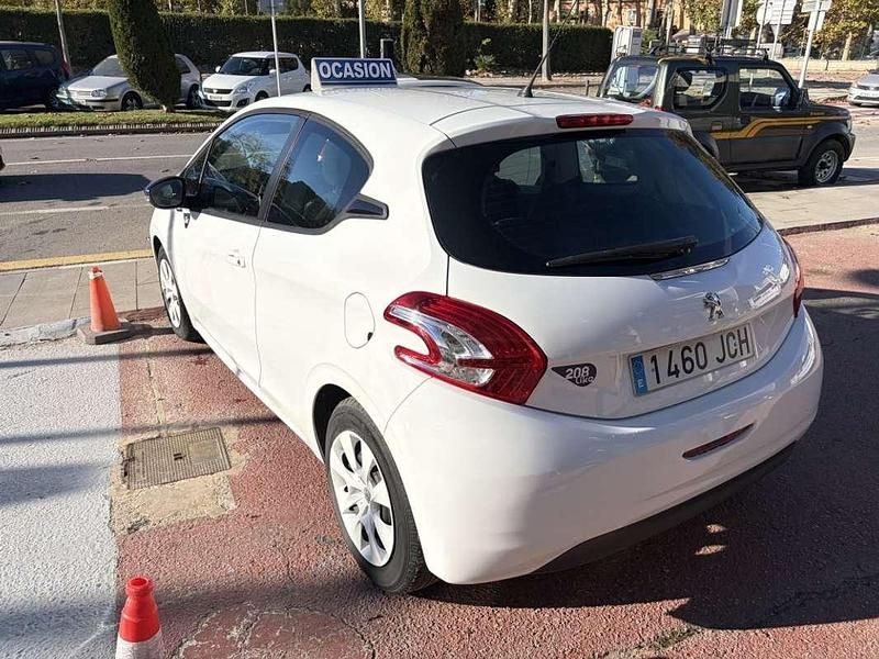 Usado Peugeot 208 Business-Line 75 CV (55 kW) 2020 Blanco Utilitario