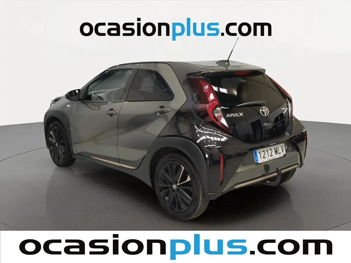 Usado Toyota Aygo X 72 CV (52 kW) 2023 Verde SUV