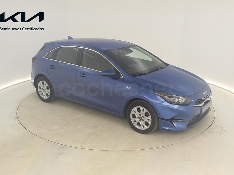 Usado Kia Ceed 100 CV (73 kW) 2024 Azul Utilitario