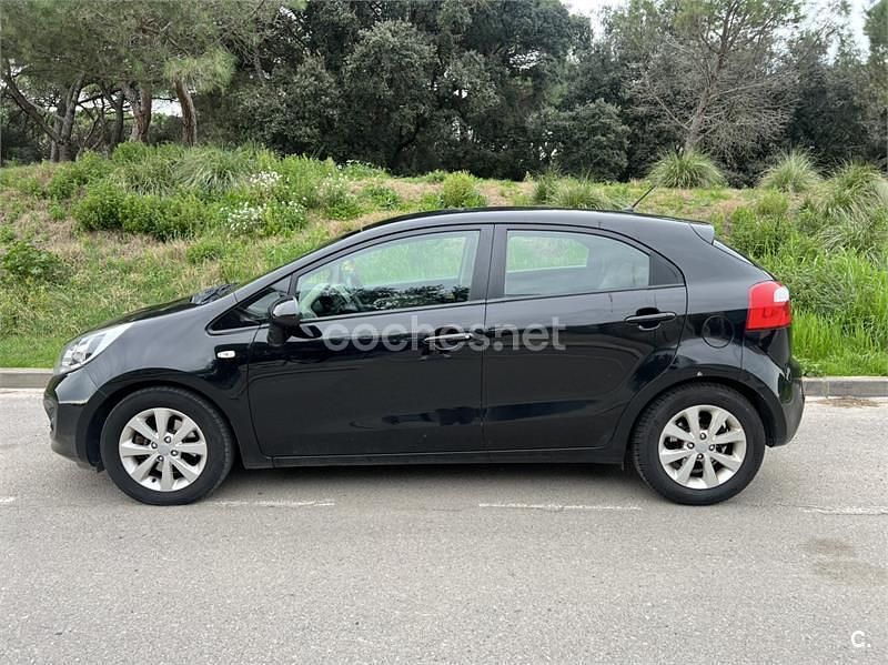 Usado Kia Rio 90 CV (66 kW) 2011 Negro Berlina