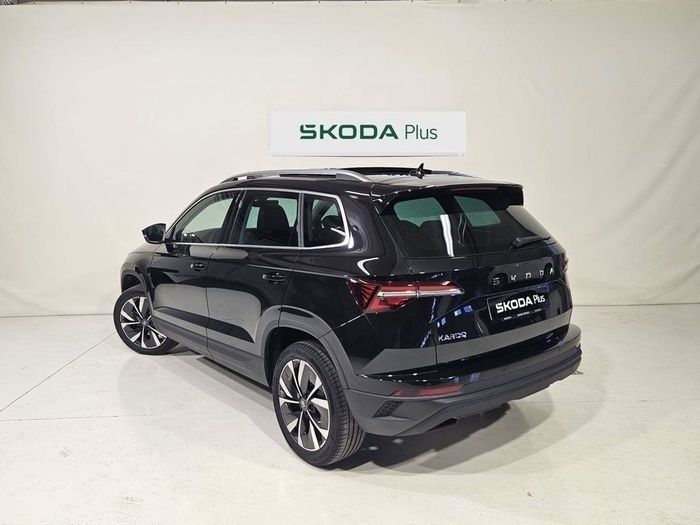 Negro Nuevo 2025 Skoda Karoq SUV | 34.500 € (Un poco caro) - Imagen 1/4